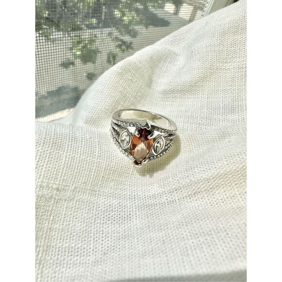 Marquis amber color cocktail ring - Picture 3 of 4